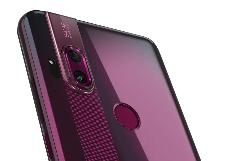 Para ser gama media, es un celular muy completo. Foto: Motorola