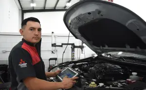 Néstor Martínez, el mejor mecánico de Mitsubishi; es de Culiacán y se va a Japón a representar a México
