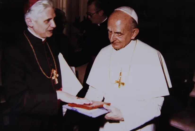 imagen recuadro En ese entonces cuando el Papa Benedicto XVI era cardenal a lado del Pablo IV Foto: Wikipedia