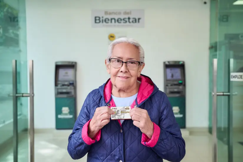 ¿Cuál es la diferencia entre pensionado y jubilado en México? En México, millones de adultos mayores reciben la Pensión del Bienestar. Foto: Cortesía