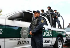No tiene porqué morir ningún policía
