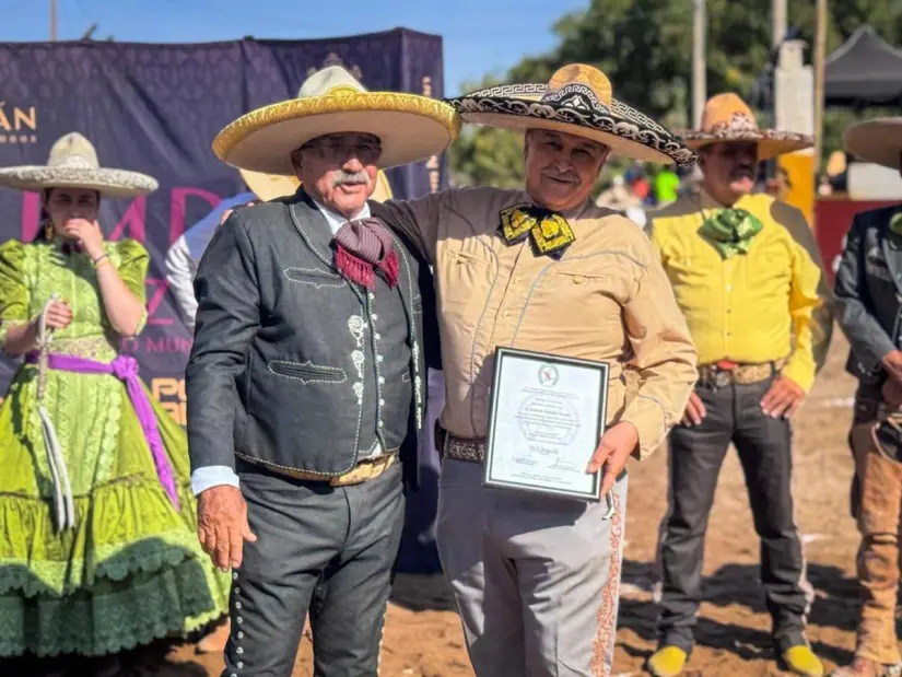 Gran homenaje a reconocidos hermanos por se destaca labor como promotores de la charrería en Mazatlán. Foto: Cortesía.