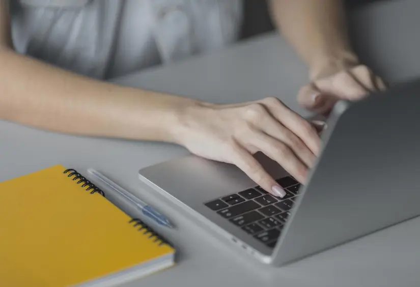 Desde la comodidad de tu hogar podrás recibir tu capacitación de un curso del ICAT CDMX. Foto: Freepik