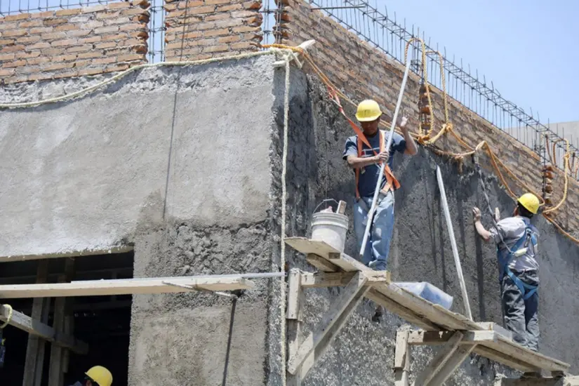 Los salarios de los albañiles en México pueden variar según la región y el tipo de trabajo. Foto: UNAM