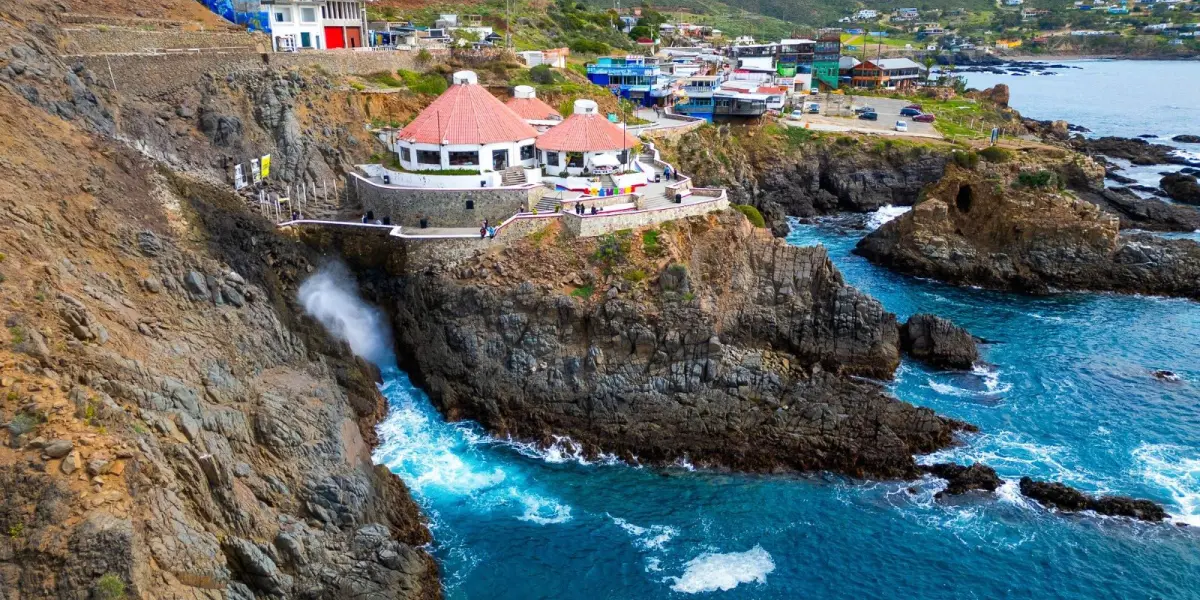 Estos son los detalles acerca de el géiser marino en Ensenada. Foto: Secretaría de Turismo de México.
