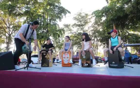 Niñas y niños se convierten en artistas con "Cajones y percusiones" en el Parque Culiacán 87