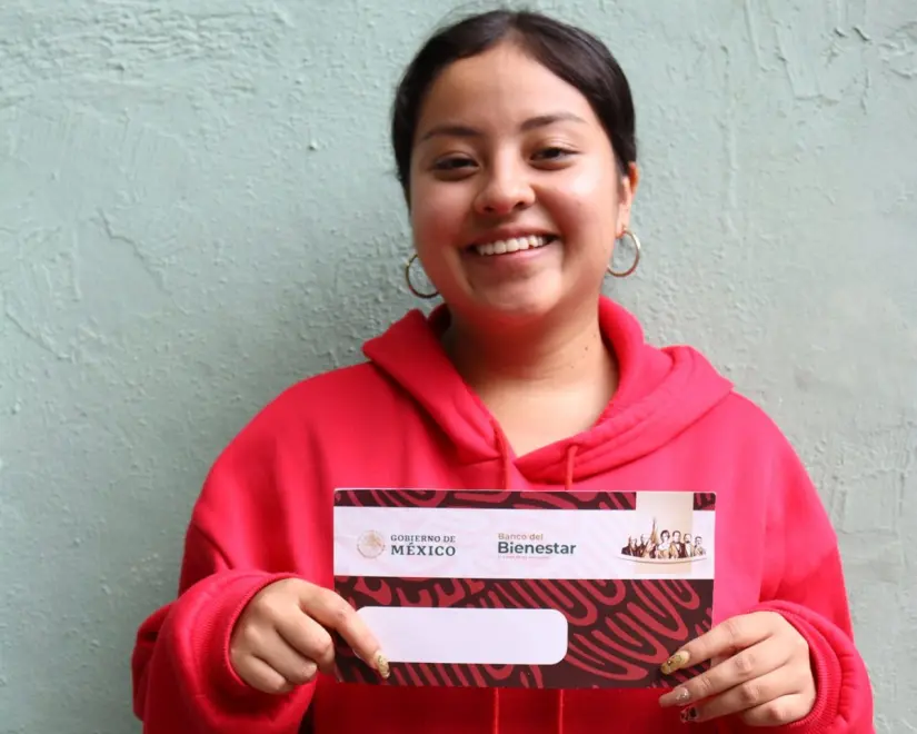 Conoce cómo puedes saber cuando recoger tu tarjeta de la Beca Benito Juarez. Foto: Gobierno de México.