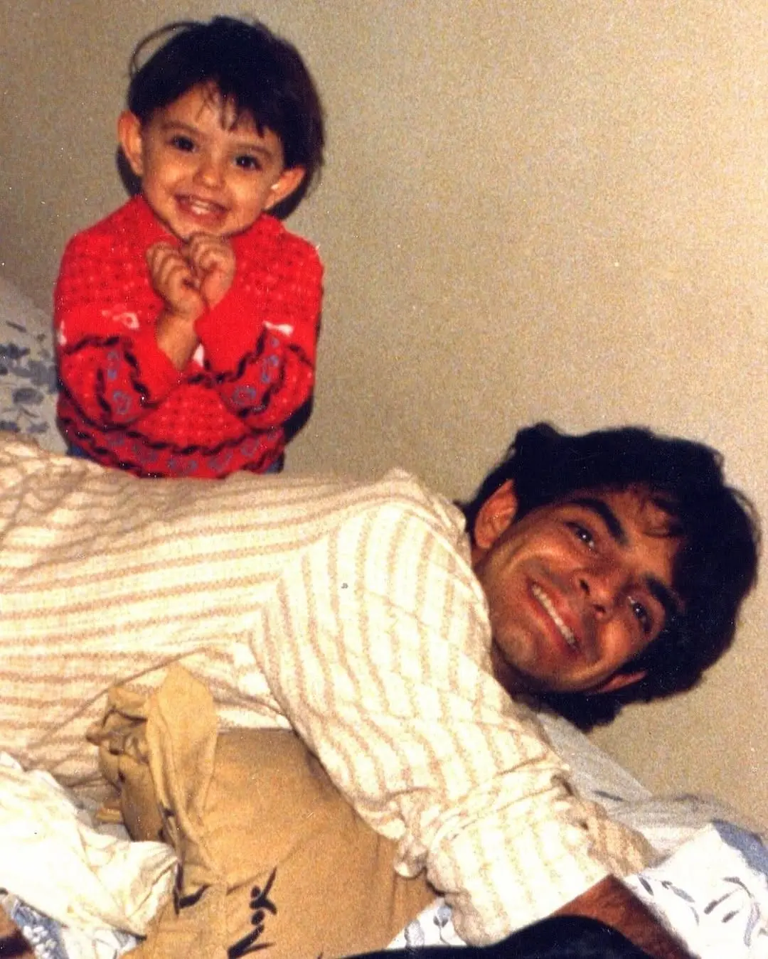 Eugenio Derbez y Asilinn Derbez cuando era niña Foto: Aislinn Derbez (Facebook)