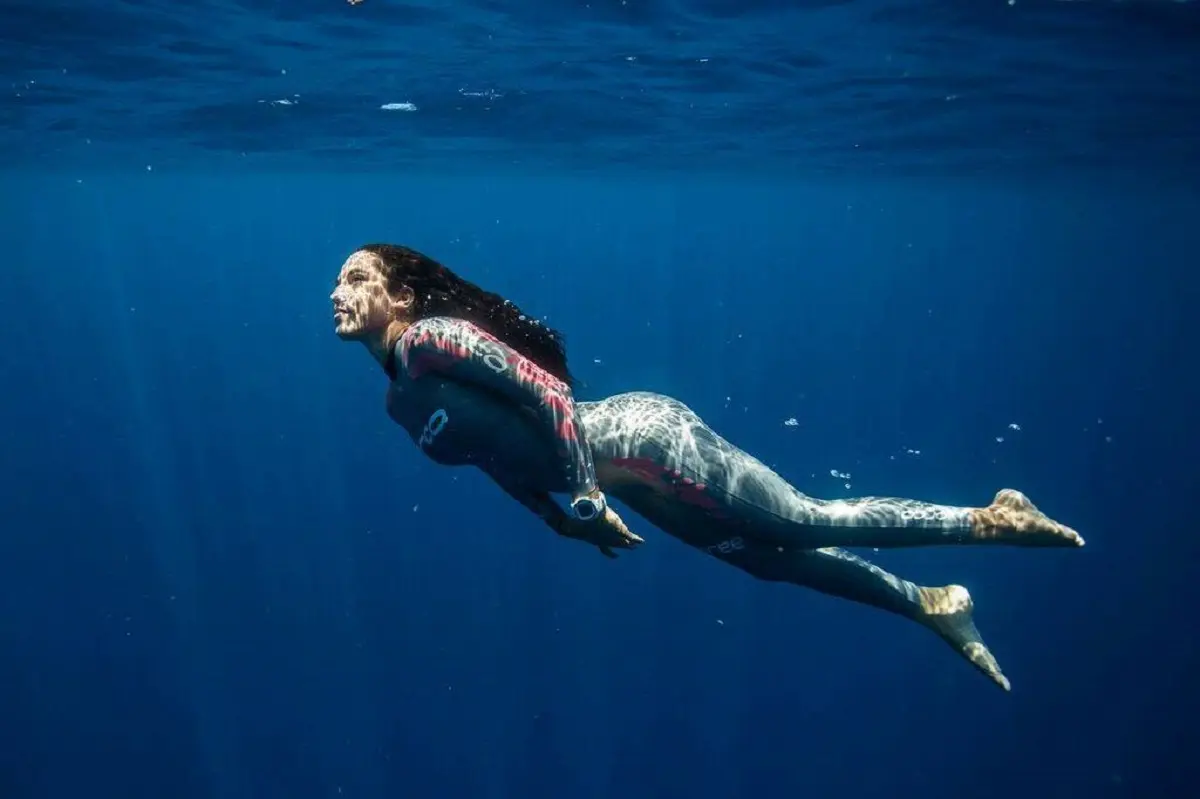 ¡Nuevo récord! La apneísta Camila Jaber impone nueva marca nacional de buceo libre o apnea en cenote