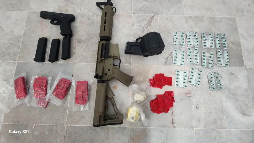 Decomiso de armas y droga en Mazatlán