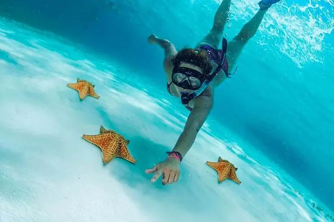 Practica snorkel en playa El Cielo. Foto: Tripadvisor.