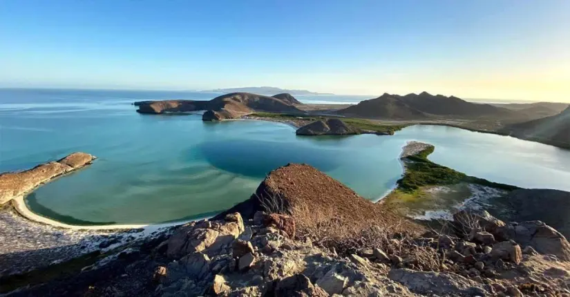 Contempla la bella playa y los atardeceres en el Mirador de Balandra. Foto: Ayuntamiento de La Paz.