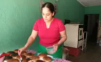 Pan de mujer: la historia de doña Mili, una madre de familia que hornea sueños en la 6 de Enero