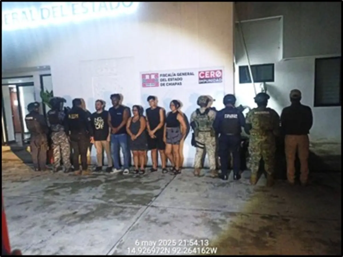 Semar y fuerzas federales salvan a cinco migrantes en Tapachula.