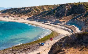 No es una alberca, pero parece una; te decimos donde queda la playa de aguas termales en Baja California y como puedes llegar a ella
