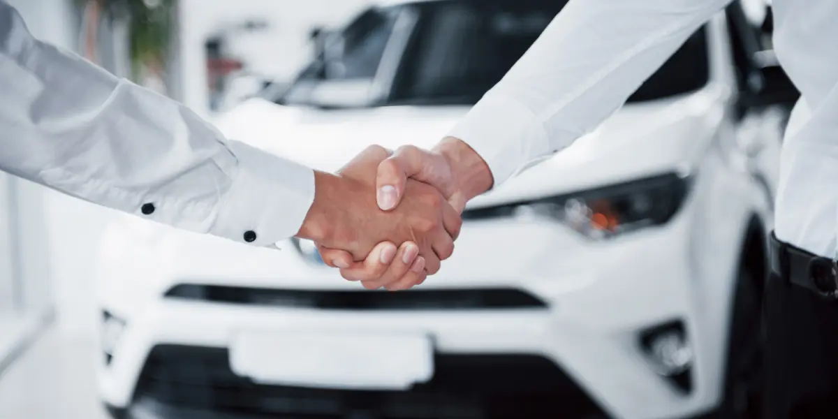Antes de comprar un auto usado hay que informarse sobre cuáles son las mejores opciones. Foto: Freepik