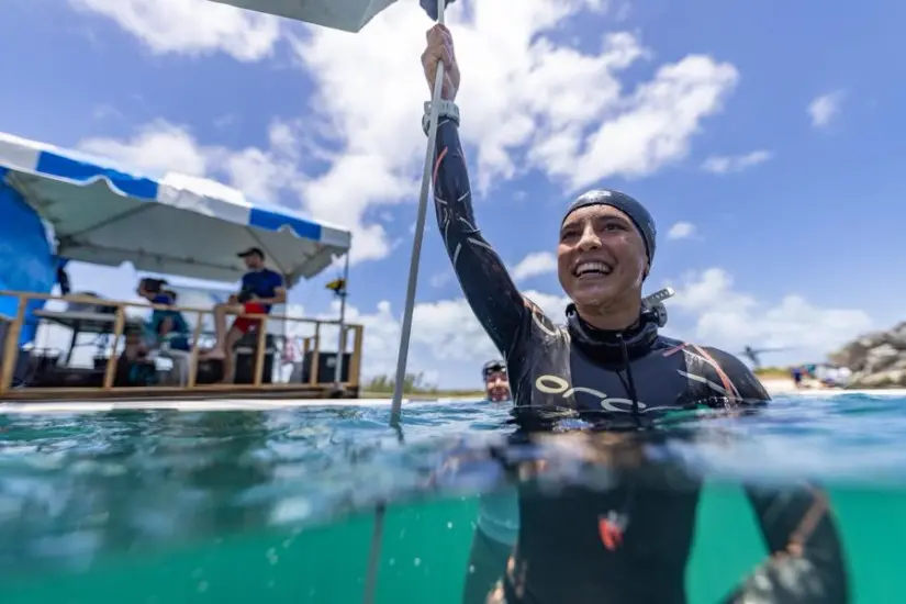 Camila Jaber logra nuevo récord nacional en cenote
