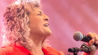 ¿Qué fue de la cantante Denisse de Kalafe, la intérprete de Señora, Señora?