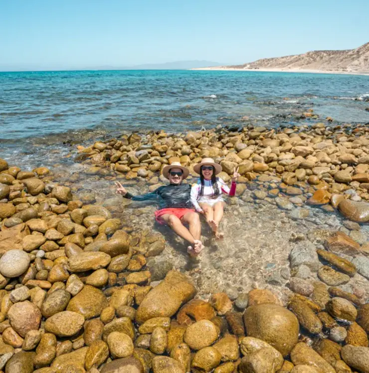Disfruta de todos los beneficios de las aguas termales en playa Agua Caliente. Foto: cortesía