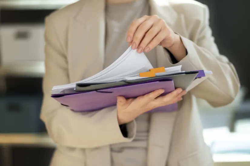 Documentos que necesitas tener a la mano cuando te llamen a incorporarte al programa. Foto: Freepik