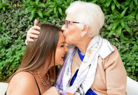 Día de las Madres 2025: 80 frases para felicitar a las mamás en su día