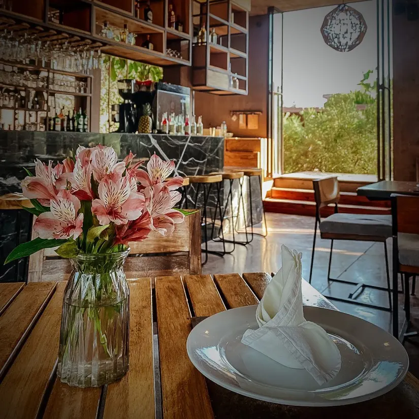Disfruta de una gran comida en el Restaurante Hoja Santa Tepoztlán. Foto: Hotel Boutique Casa de Agua.