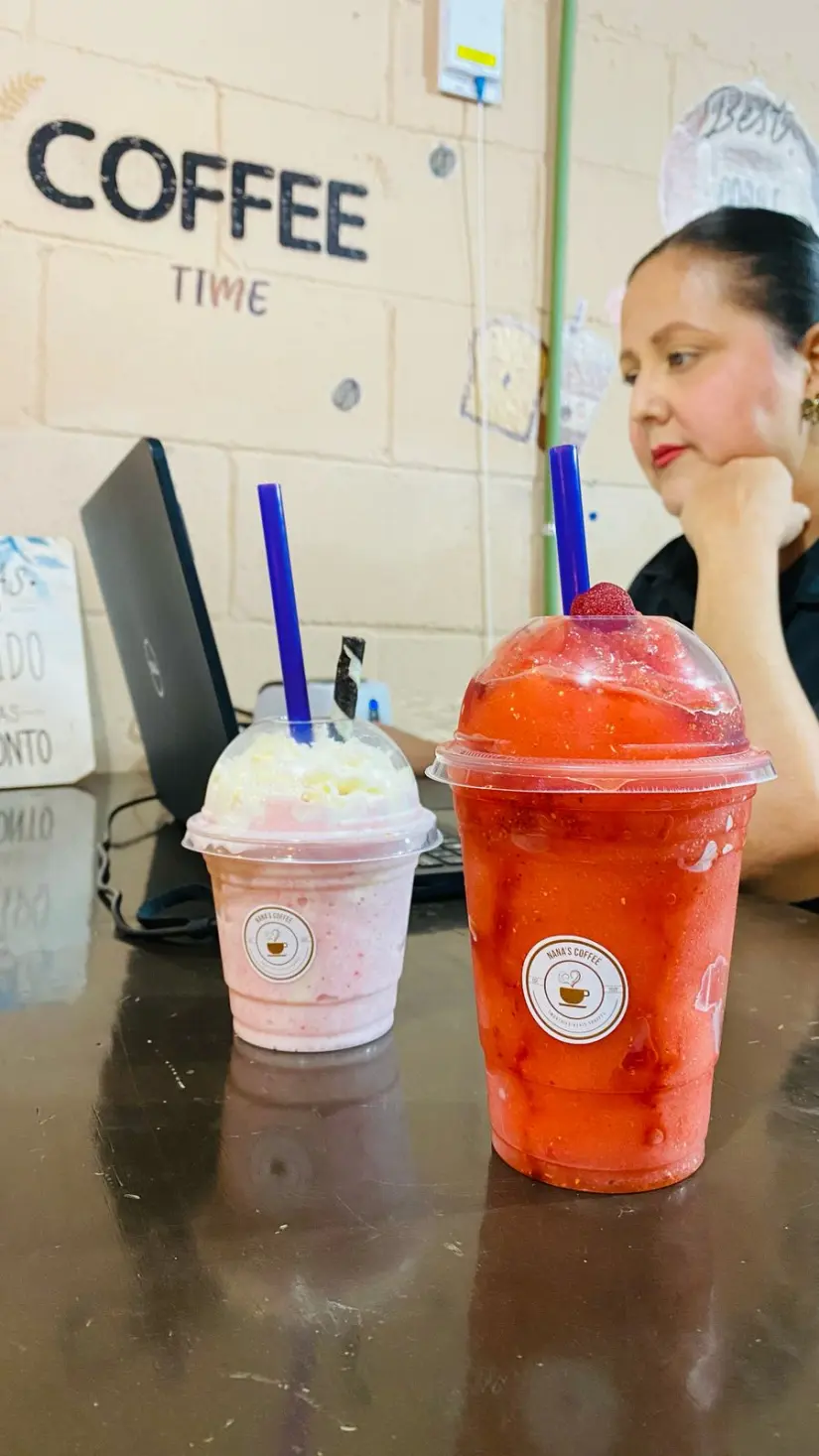 Deliciosos postres y bebidas se encuentran en Nana´s Coffee.