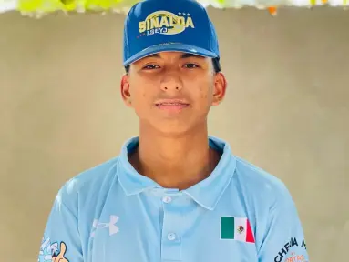 José Sánchez se esfuerza por destacar en el Beisbol Five de Navolato