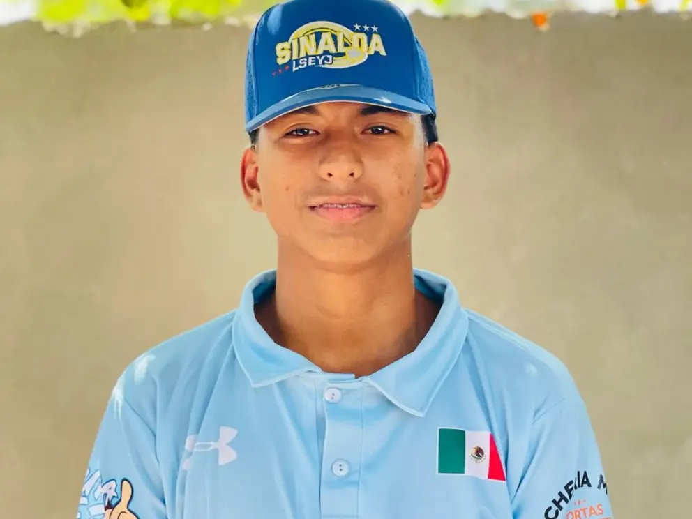José Sánchez se esfuerza por destacar en el Beisbol Five de Navolato