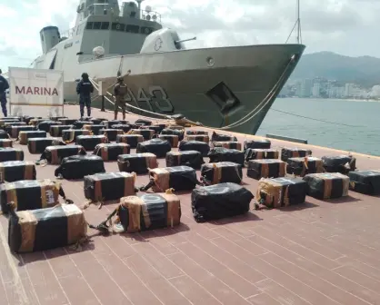 Semar incauta 1.3 toneladas de presunta cocaína en alta mar frente a Guerrero