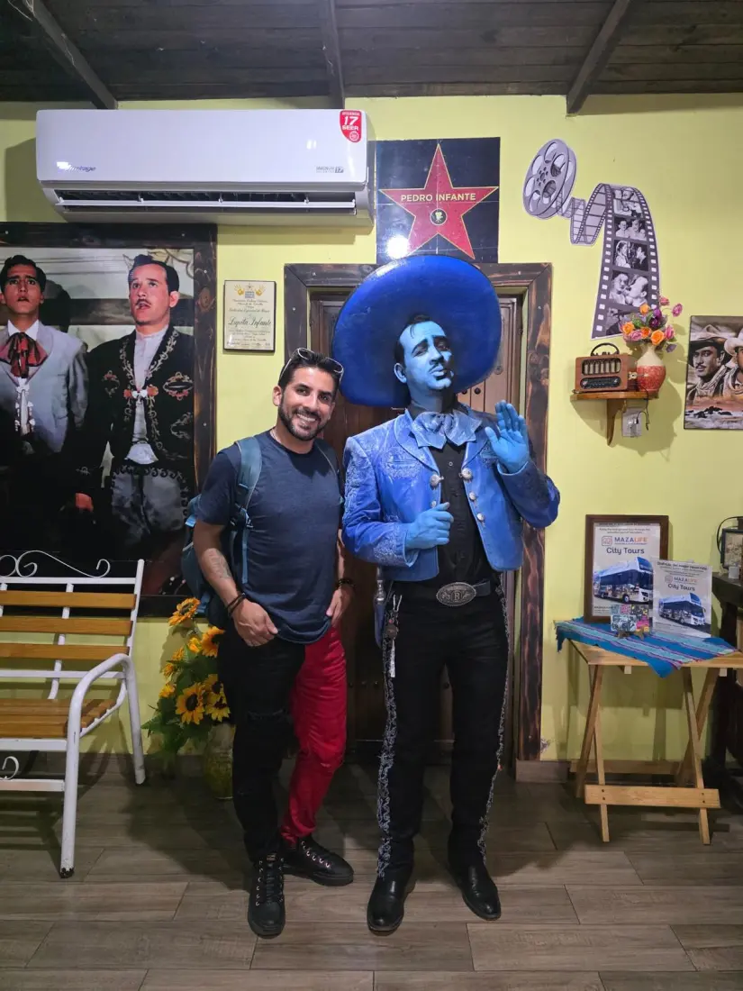El cantante y mago Andrés Monroy tuvo una presentación en Navolato para iniciar con su tour El cantante y mago Andrés Monroy tuvo una presentación en Navolato para iniciar con su tour