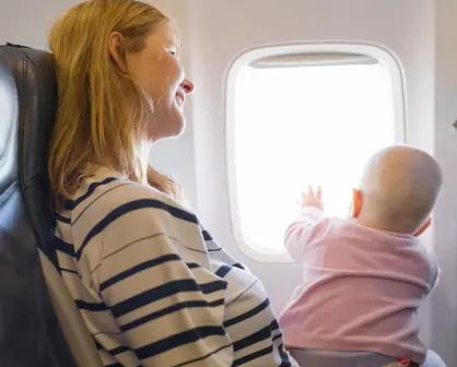 Guía completa para viajar con niños en avión