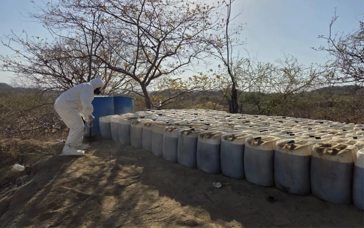 Destrucción de precursores químicos Sinaloa. Foto: Cortesía Gabinete de Seguridad del Gobierno de México