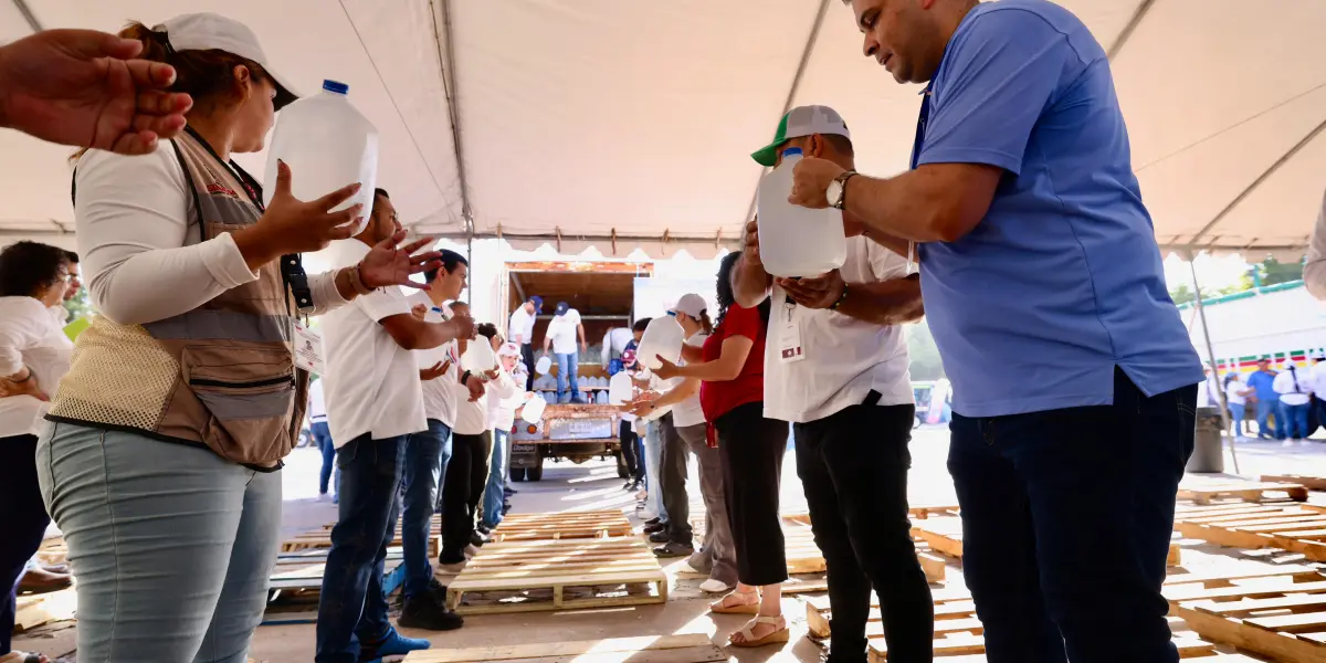 Rubén Rocha Moya y DIF Estatal Dan Inicio al Aquatón para Abastecer 400 Comunidades.