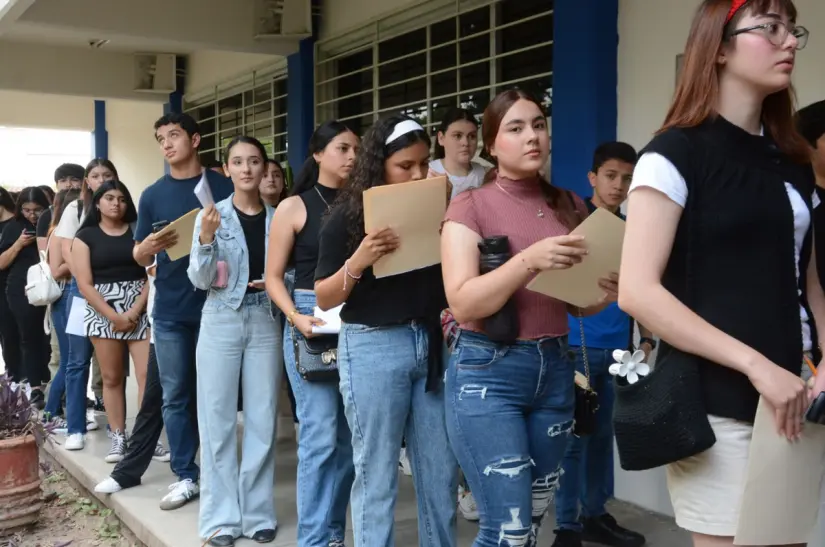 Mantén a la mano todos los documentos y materiales necesarios para el examen de la UAS. Foto: cortesía Mantén a la mano todos los documentos y materiales necesarios para el examen de la UAS. Foto: cortesía.