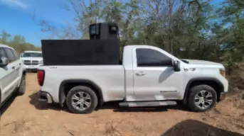 Aseguran en  Culiacán vehículos blindados, arma larga y cartuchos