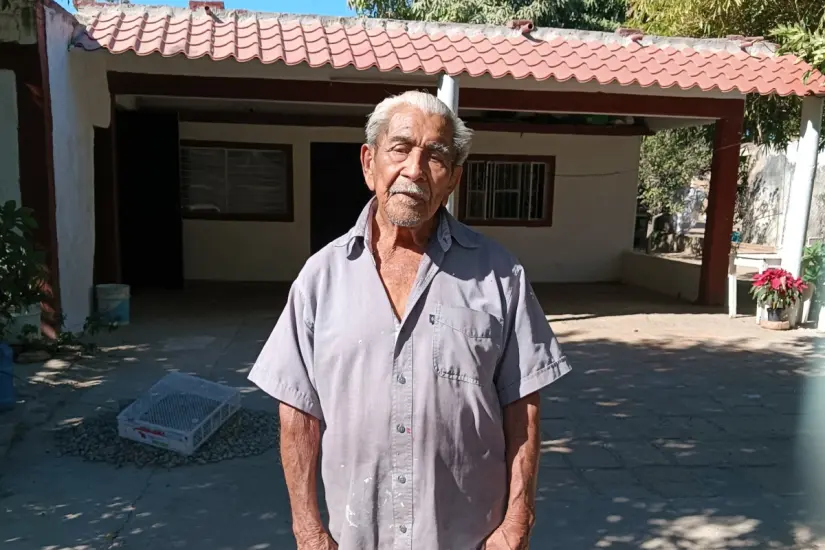 imagen recuadro Leoncio Quiroz no solo ha visto transformarse su comunidad, ha resistido con integridad al paso del tiempo.