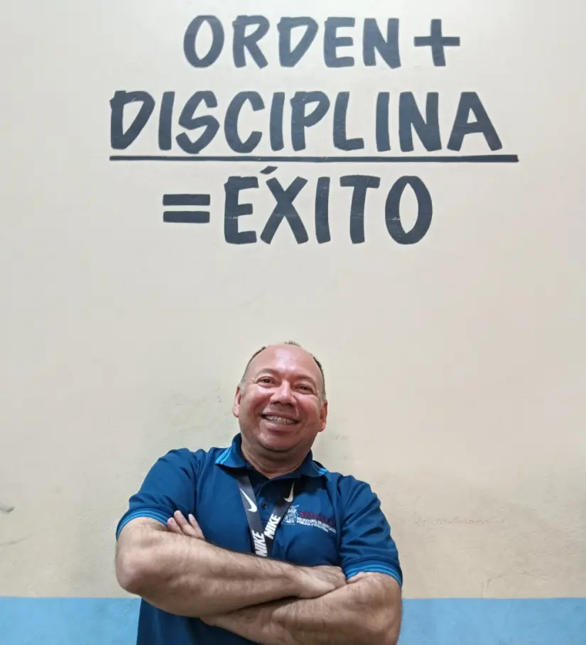 imagen recuadro Esta frase de Orden, más disciplina es igual a éxito, es prácticamente una lección de vida para muchos egresados de la Secundaria General No. 1