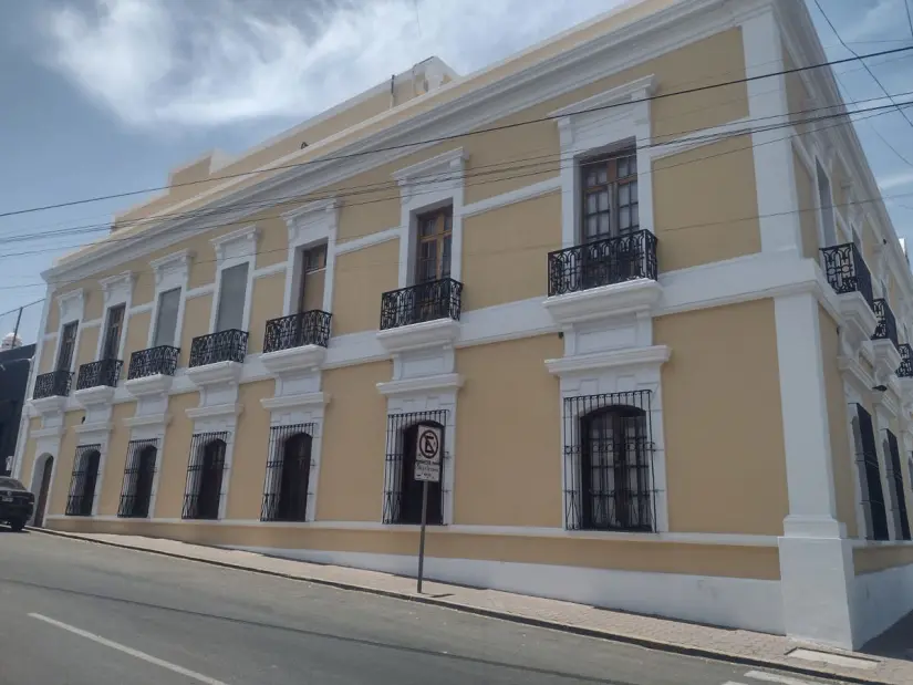 El edificio fue construido como la residencia del obipso y altos clérigos en 1837. El edificio fue construido como la residencia del obipso y altos clérigos en 1837.
