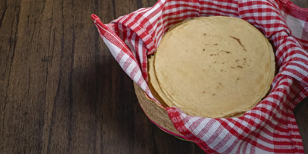 Estas son las características de la nueva tortilla de la UNAM. Foto: Freepik.