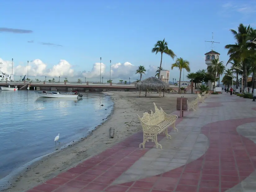 imagen recuadro Vuelos baratos desde La Paz en Baja California Sur Foto: Wikipedia