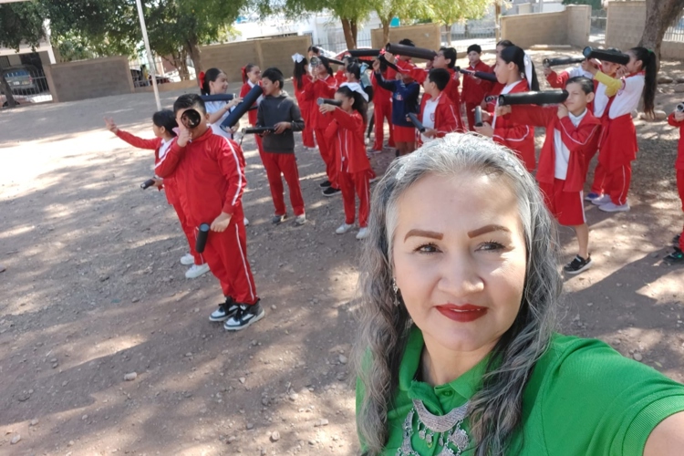 Silvia Verónica: la maestra que educa con pasión en Culiacán y saca adelante a sus tres hijas