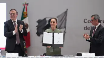 Claudia Sheinbaum firma acuerdo con tiendas departamentales para impulsar productos hechos en México