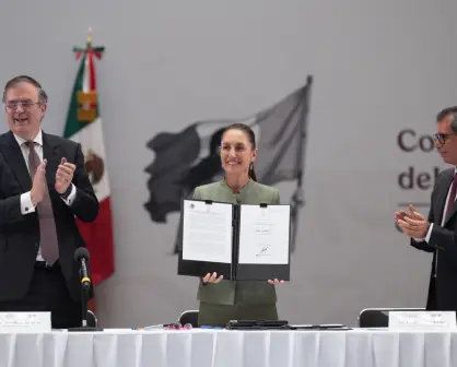Claudia Sheinbaum firma acuerdo con tiendas departamentales para impulsar productos hechos en México