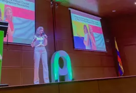 Anikó Dorner es la maestra que forma líderes con visión global y ética