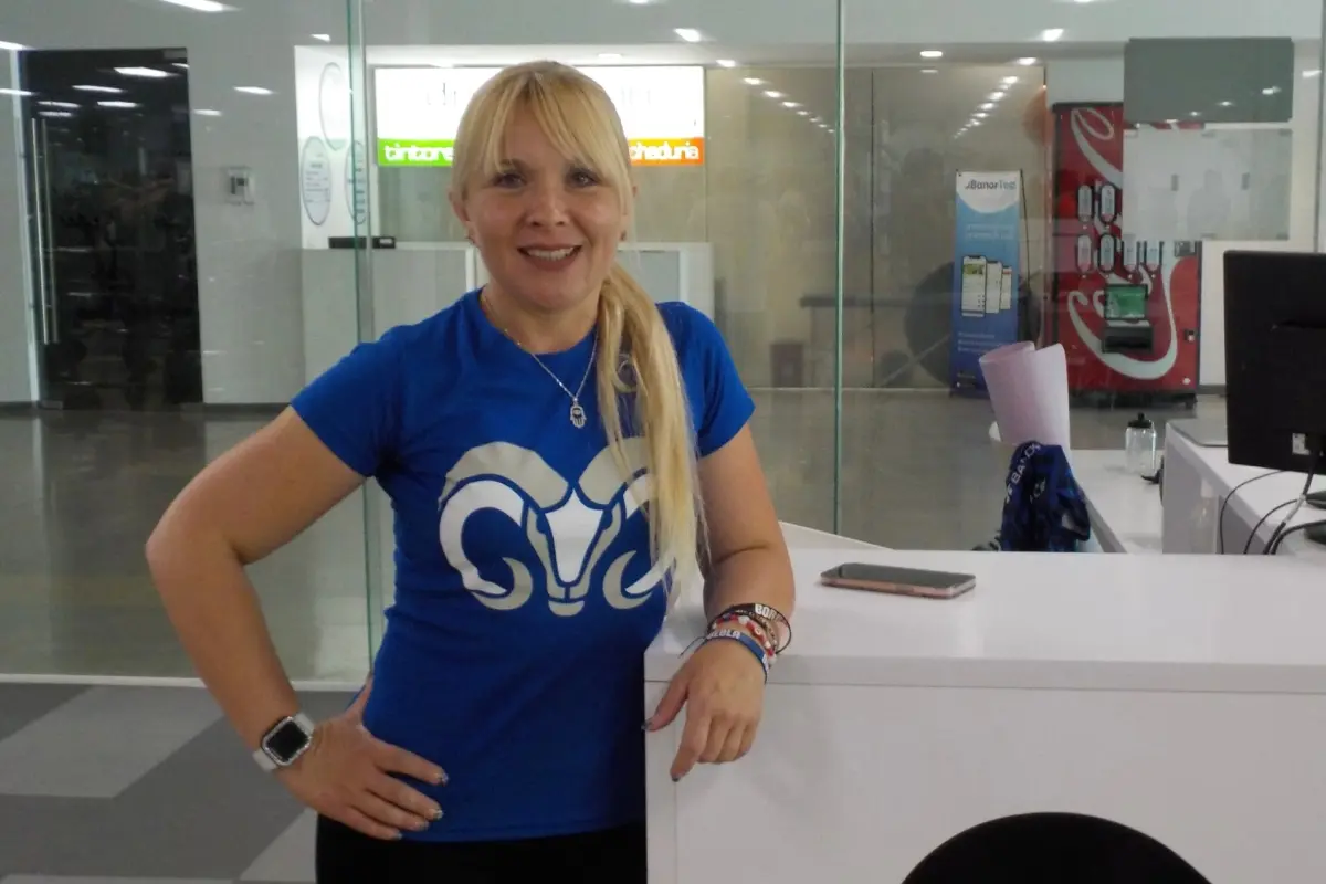 Karla Frost, una deportista y educadora que inspira a sus alumnos