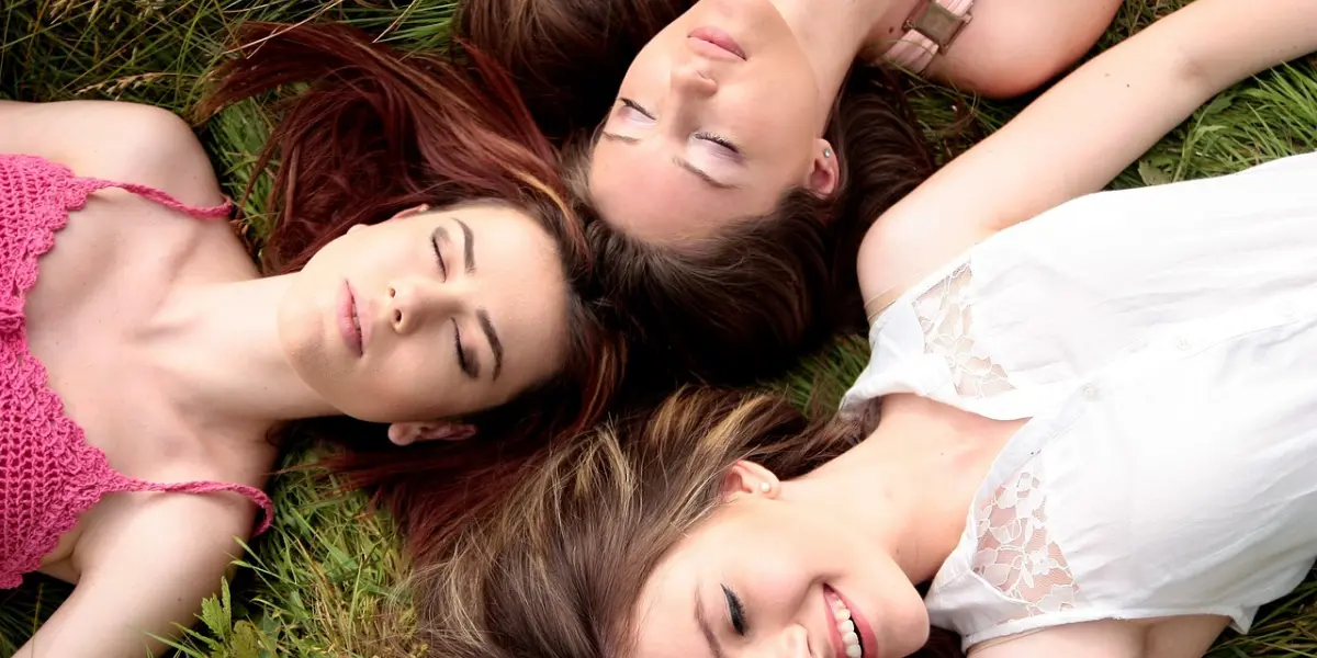 Mujeres en paz. Foto. Pixabay.