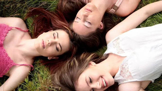 Mujeres en paz. Foto. Pixabay.