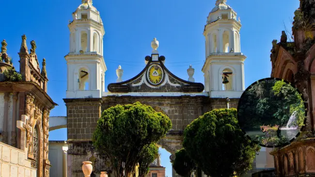 Pueblo Mágico rodeado de neblina