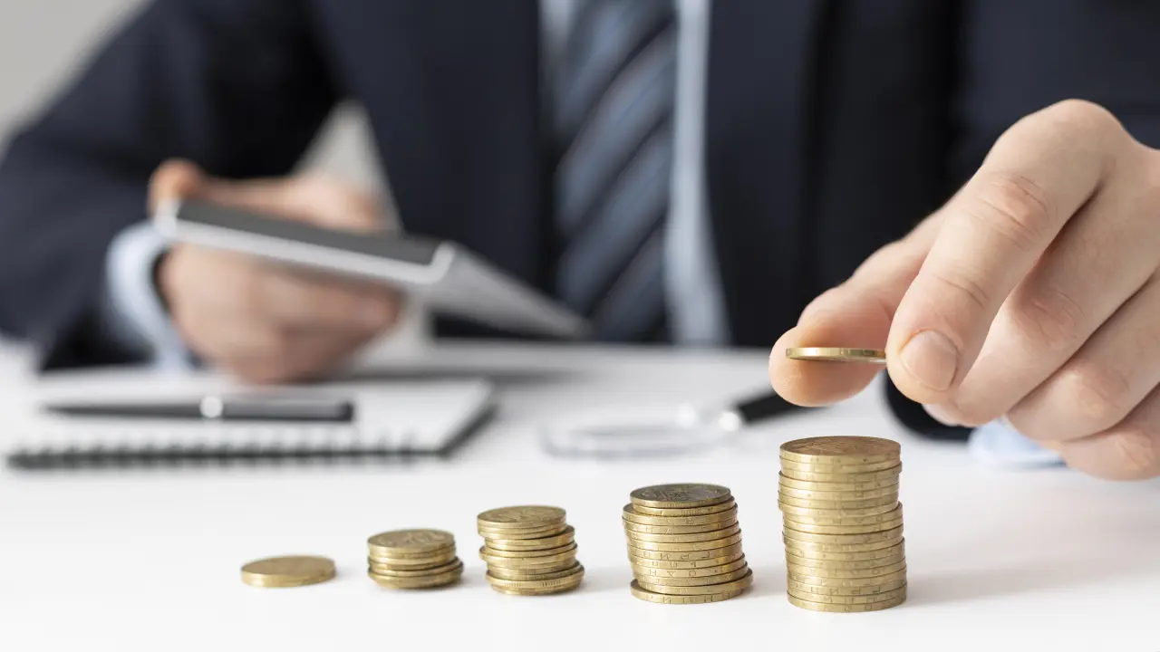 Inversión. Análisis. fuente Freepik